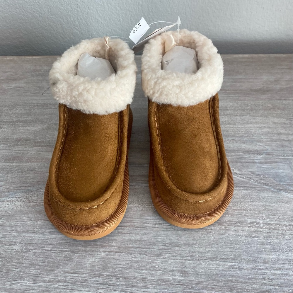 GAP Tan Brown Toddler Slip On Vegan Leather Faux Sherpa Boots Booties 7, 8, 9,10